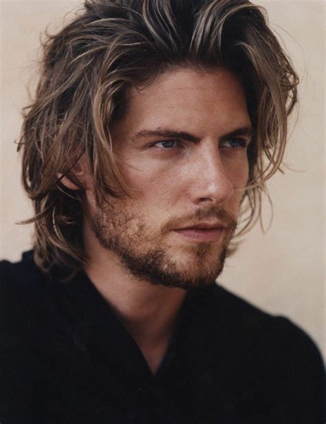 homme cheveux long|8 coupes de cheveux longs pour homme vraiment。